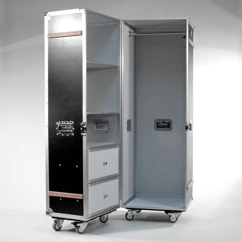 Grosser Garderobenschrank auf Rollen schwaz wir Schrankkoffer im Flightcase Design, rollbar und abschliessbar