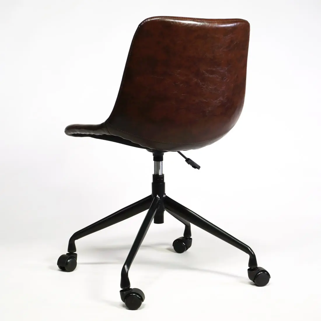 Vintage Stuhl auf Rollen für den Schreibtisch im Homeoffice, hoehenverstellbar