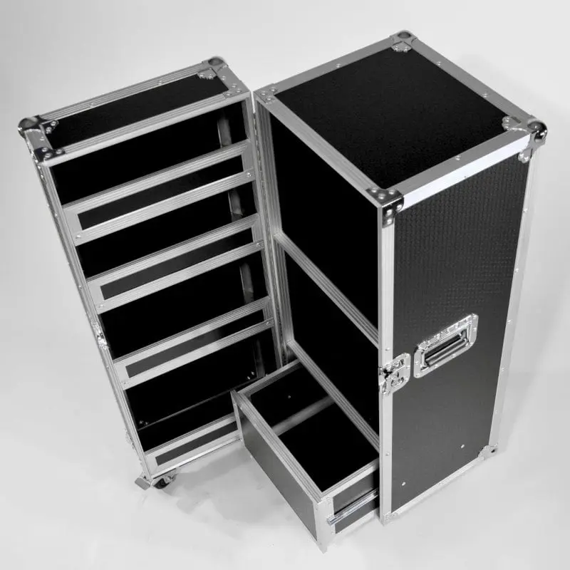Schrankkoffer Flightcase Design, schwarzer Flugzeuhtrolley mit praktischen Funktionen auf Rollen