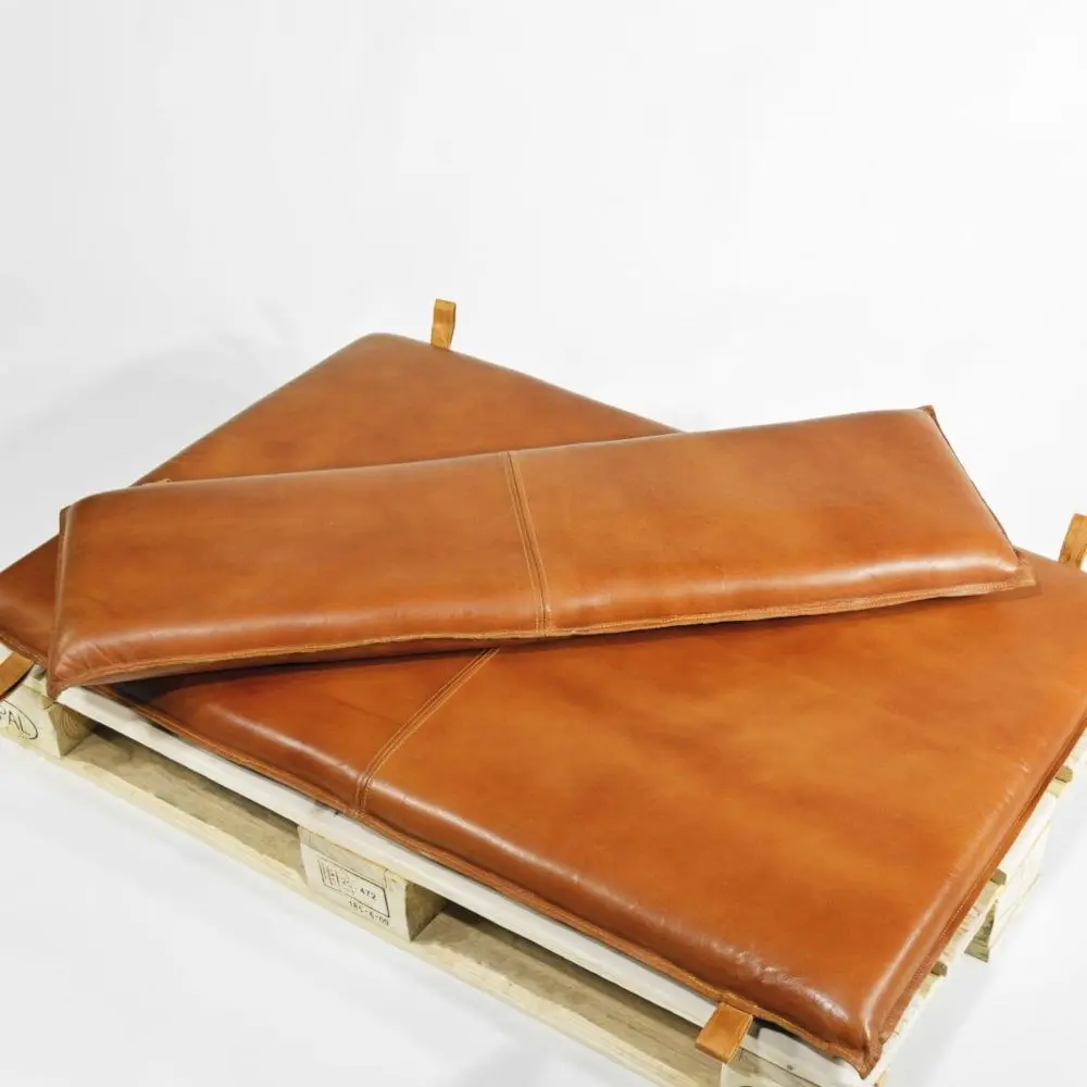 Leder Turnmatte in Vintage Stil aus braunem Leder Sitzkissen und Polster